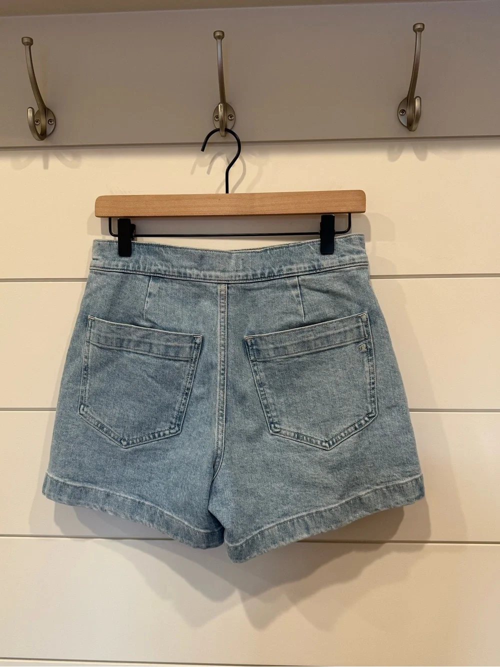Madewell The Denim Emmett Short: Welt Pocket Edition in Kieran Wash 26